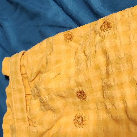 Time and Tru Yellow Shorts with Embroidered Flowers Size XL - Picture 3 of 5